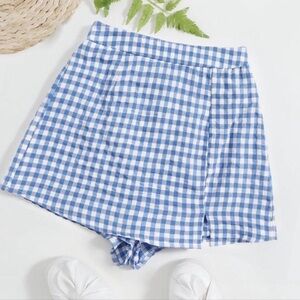 Blue skort with elastic waistband
NEVER WORN